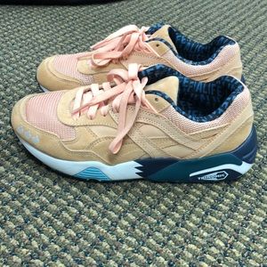 Puma trinomic sneaker in peach/blue